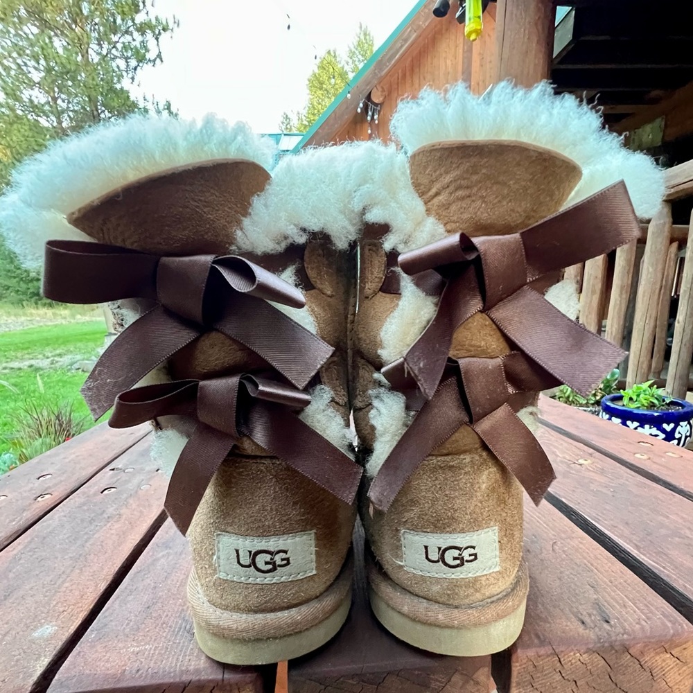Children’s UGG brown Bailey Bow boots, size 4